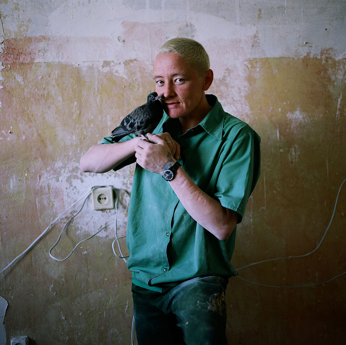 Маня мастерит декорации к праздничным постановкам и увлекается ландшафтным дизайном.
